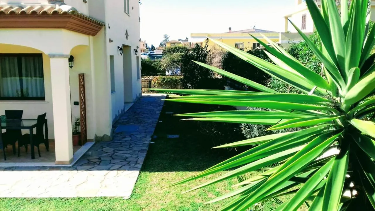 Casa Vacanze Menta Fiorita Flumini di Quartu 0*,