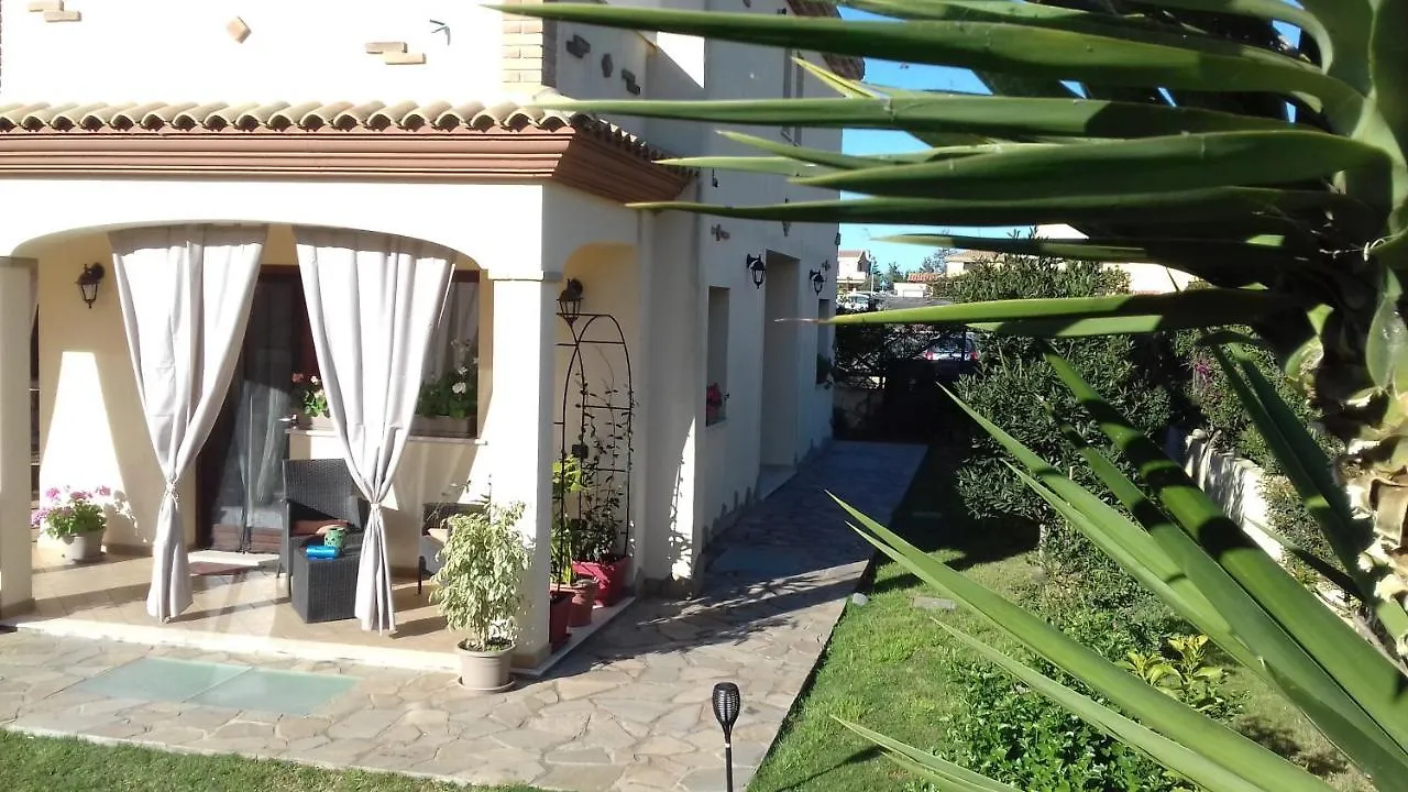 Casa Vacanze Menta Fiorita Flumini di Quartu 0*,  Olaszország