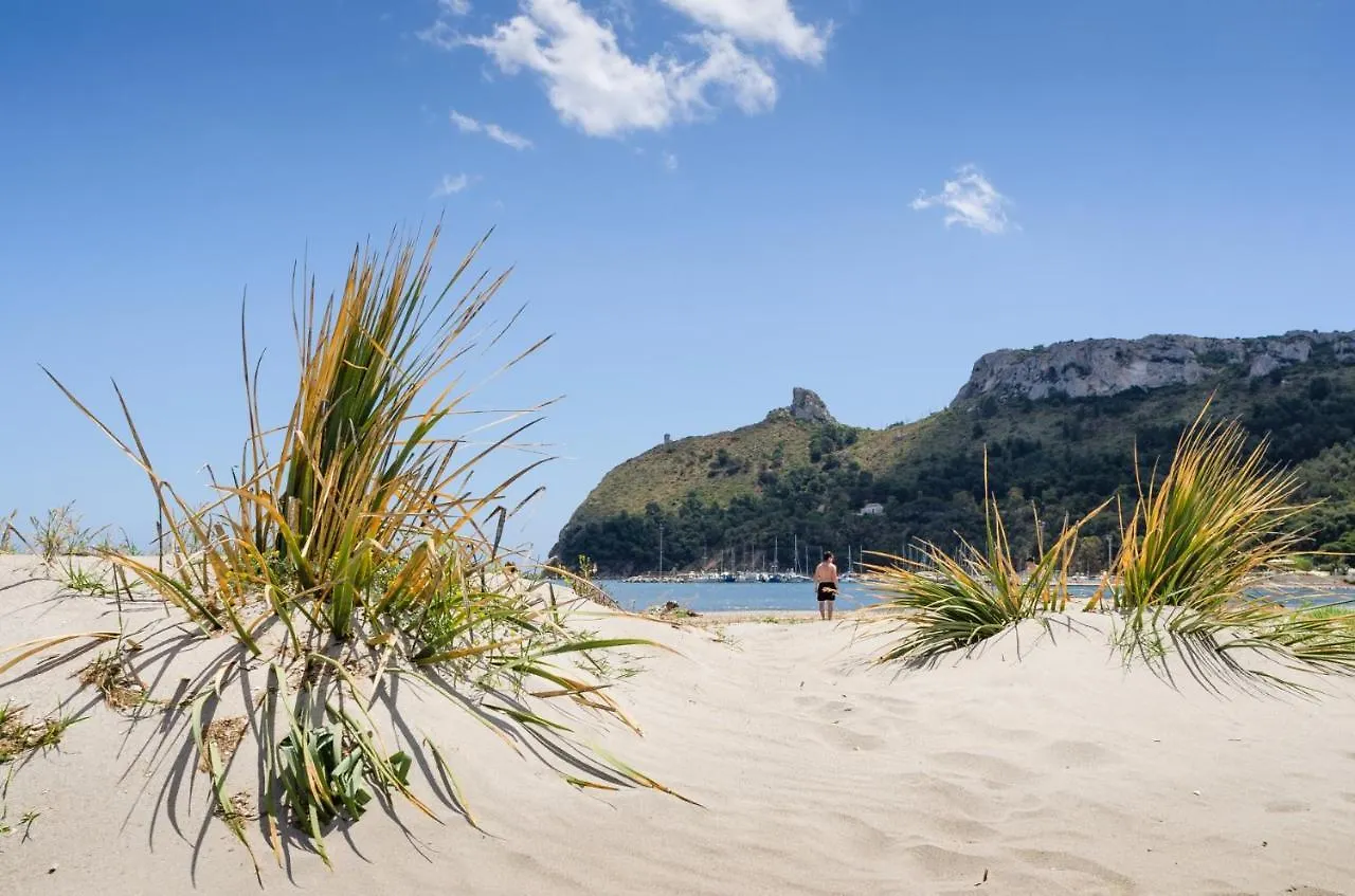 Bed & Breakfast Casa Vacanze Menta Fiorita Flumini di Quartu Italië